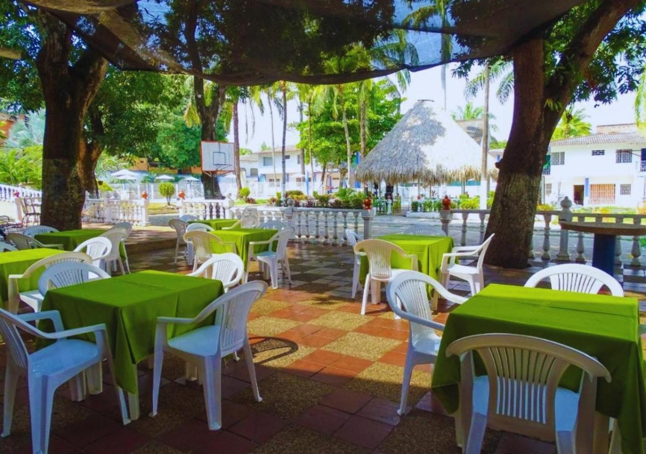 Hotel Villa De Rauzan Melgar Exterior foto