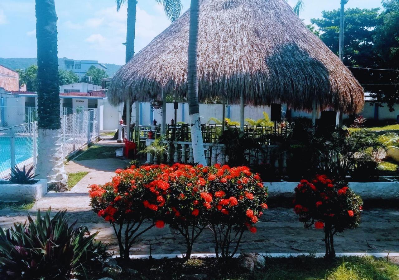 Hotel Villa De Rauzan Melgar Exterior foto